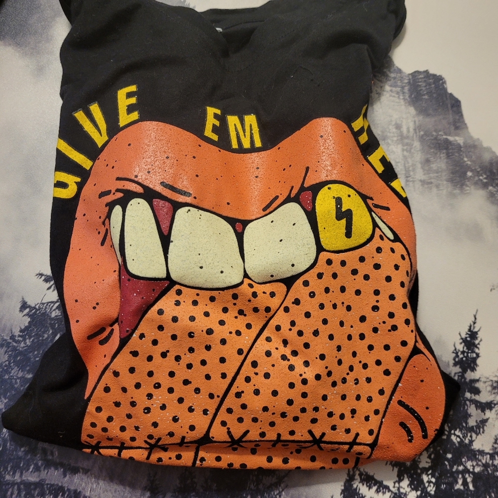graphic tee